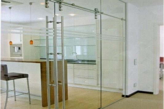 Cửa kính lùa hiện đại, bằng kính cường lực