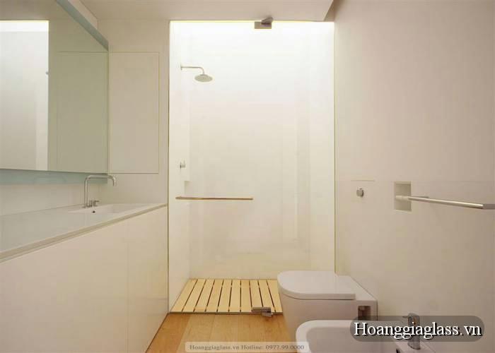 vách tắm kính giá rẻ