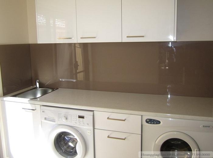 Kính ốp bếp màu nâu hợp với tuổi nào mệnh nào? Kính ốp bếp màu nâu hợp với người mệnh Kim, ThổKính ốp bếp màu nâu hợp với người mệnh Kim, Thổ