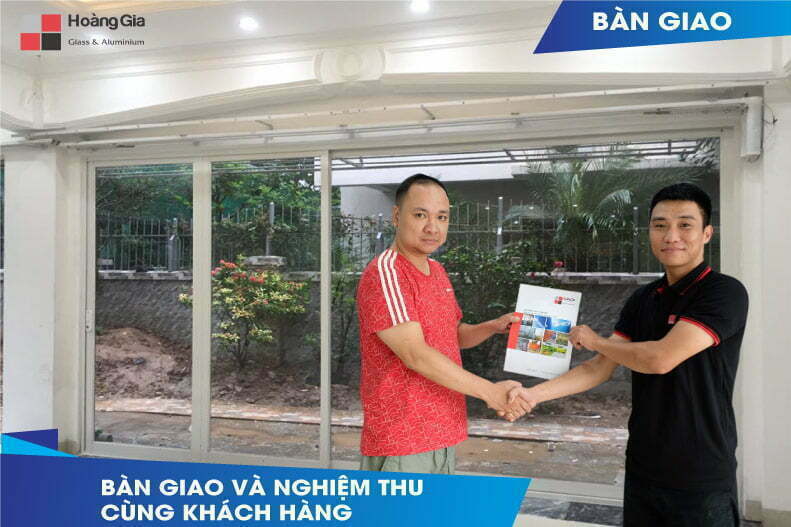 Bàn giao nghiệm thu với khách hàng