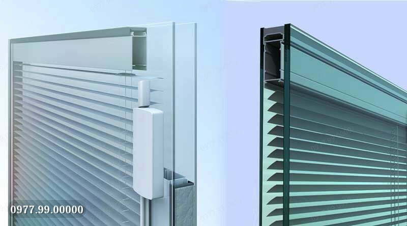 Kính hộp gắn rèm khác kính hộp thường bởi lớp hệ thống rèm nhôm ở giữa 2 lớp kính