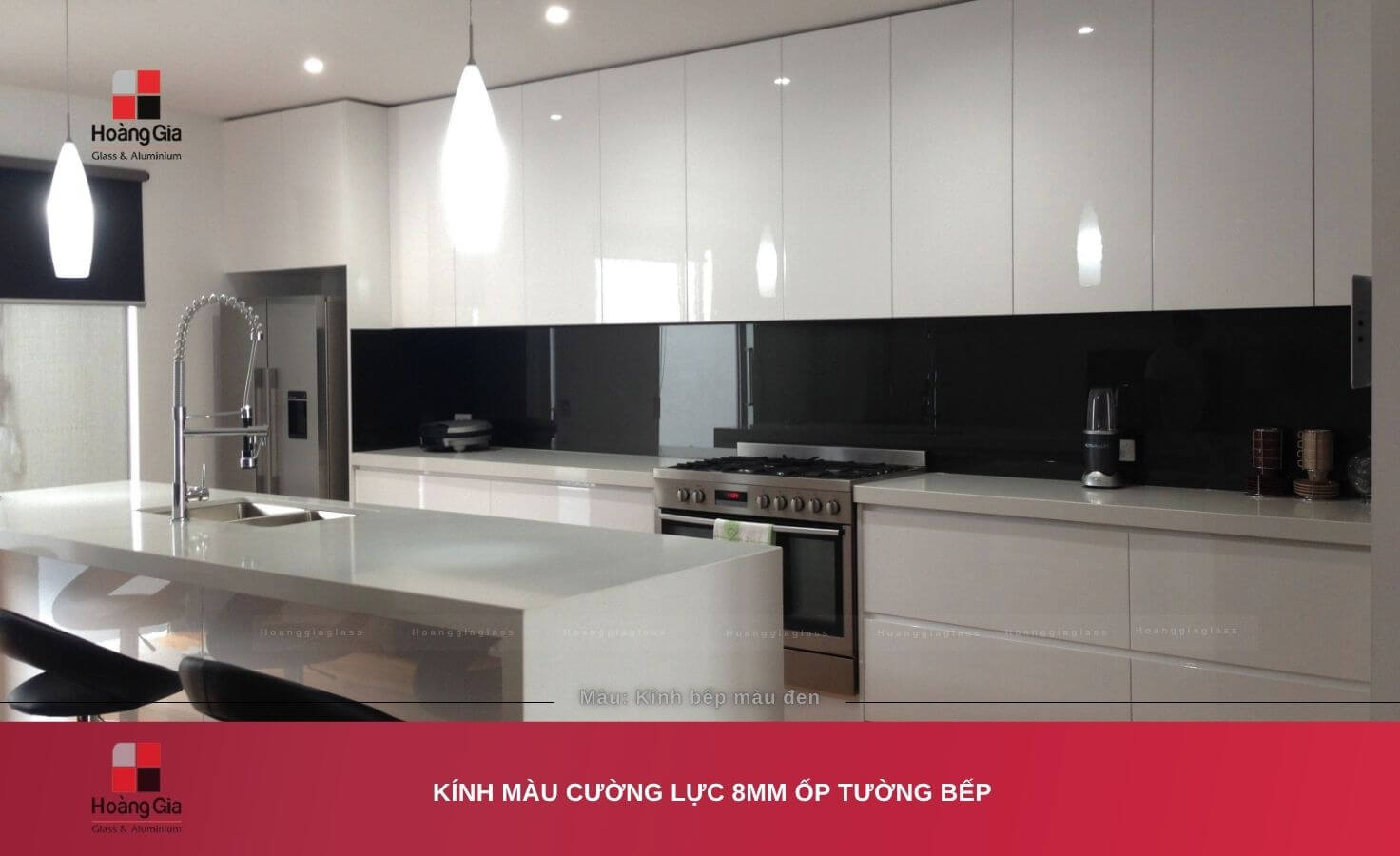 Kính ốp bếp đen quyền lực, lôi cuốn, cá tính
