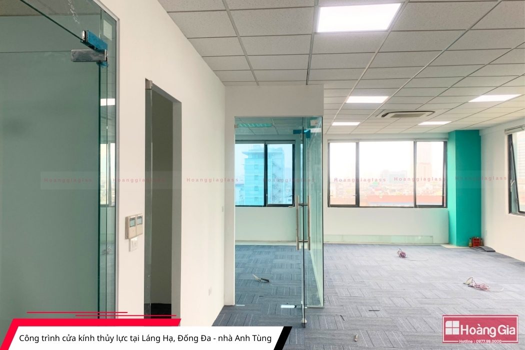 Công trình cửa kính thủy lực tại Láng Hạ, Đống Đa - nhà Anh Tùng Vách kính kết hợp cửa kính thủy lực láng hạ đống đa