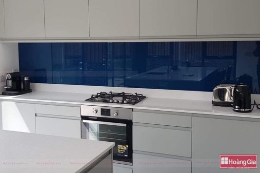 kính ốp bếp màu xanh dương giá rẻ nhất tại Hà Nội